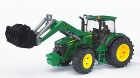 Traktor John Deere 7930 se lžící