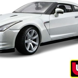 Bburago 1:18 2009 Nissan GT-R Pearl White 18-12079